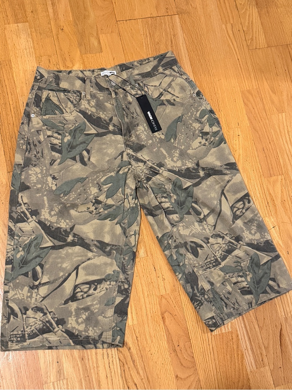 Fashion Nova Women’s Tree Camo Bermuda Shorts L Green Denim Cotton Mid Rise